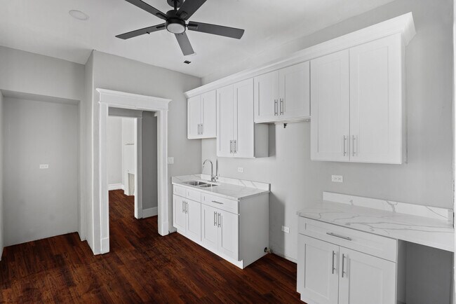 Building Photo - 5343 S Indiana Ave