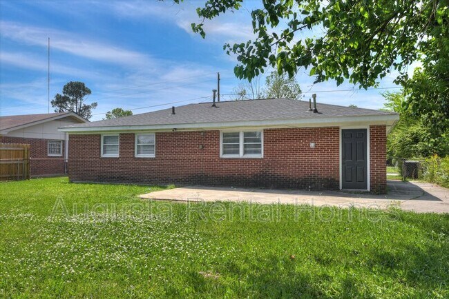 Building Photo - 623 Aiken St