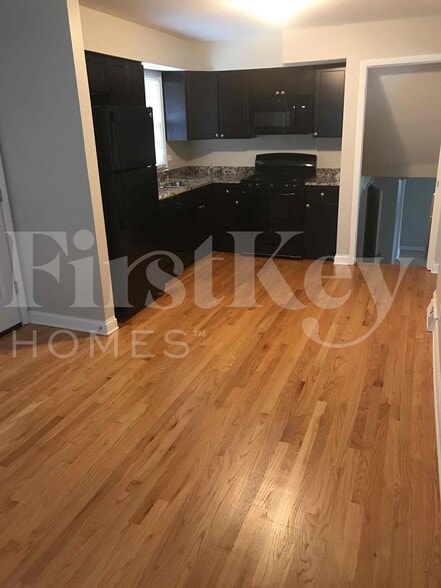 Building Photo - ON132 Cottonwood Dr