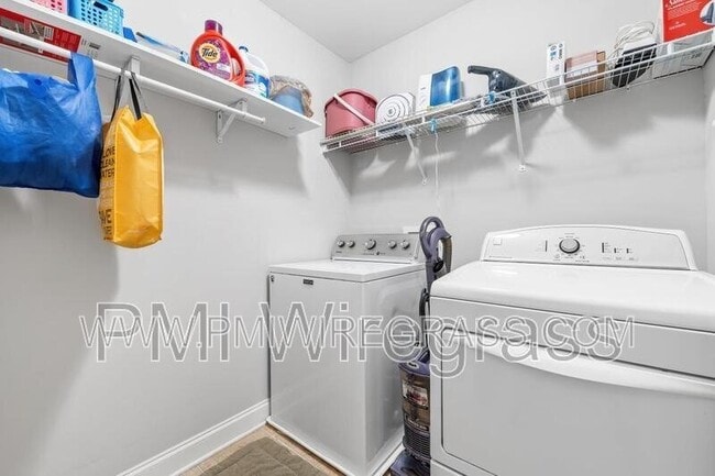 Building Photo - 87 Freedom Heights