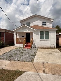 Building Photo - 4210 Alfred St