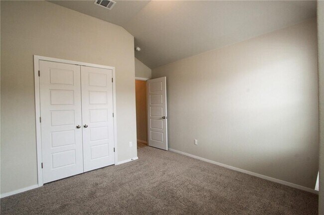 Building Photo - 1212 Low Branch Ln