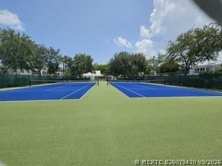 Building Photo - 6287 Bay Club Dr