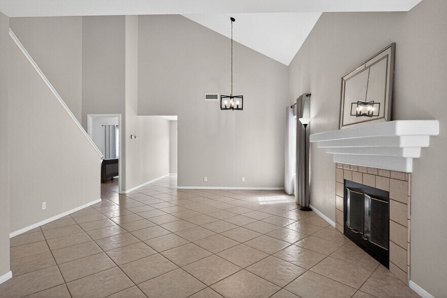 Building Photo - 2111 Rebecca Way