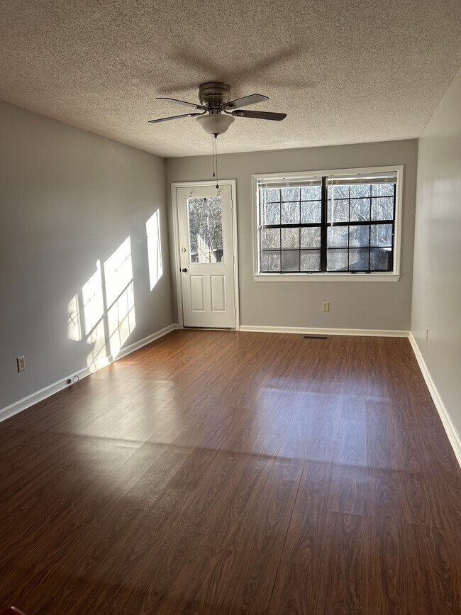 Building Photo - 301 Autumn Ave