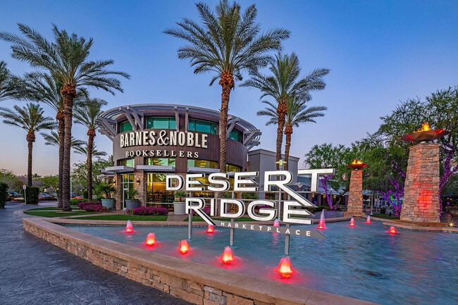 Building Photo - 4423 E Vista Val Verde Dr