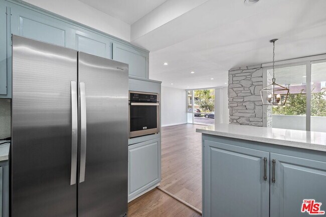 Building Photo - 848 18th St