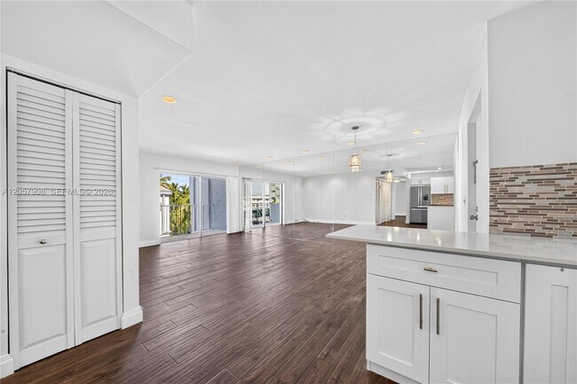 Building Photo - 3642 NE 171 St