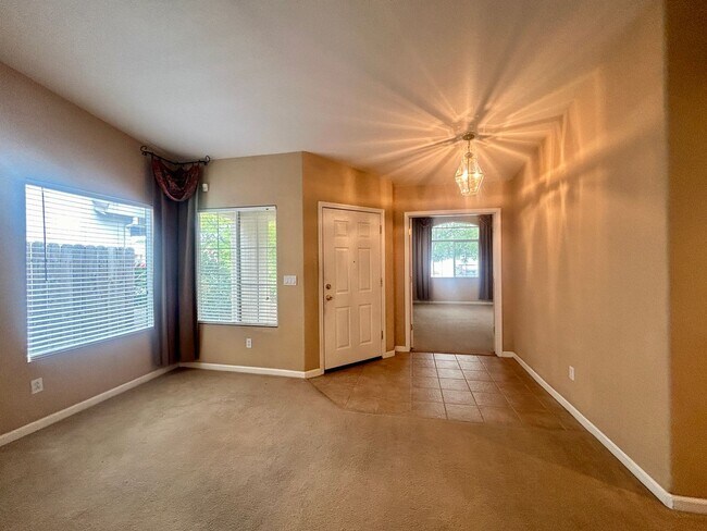 Building Photo - 9871 Tarzo Way