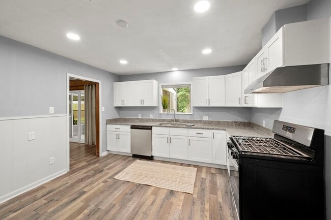 Building Photo - 205 Taft Ave