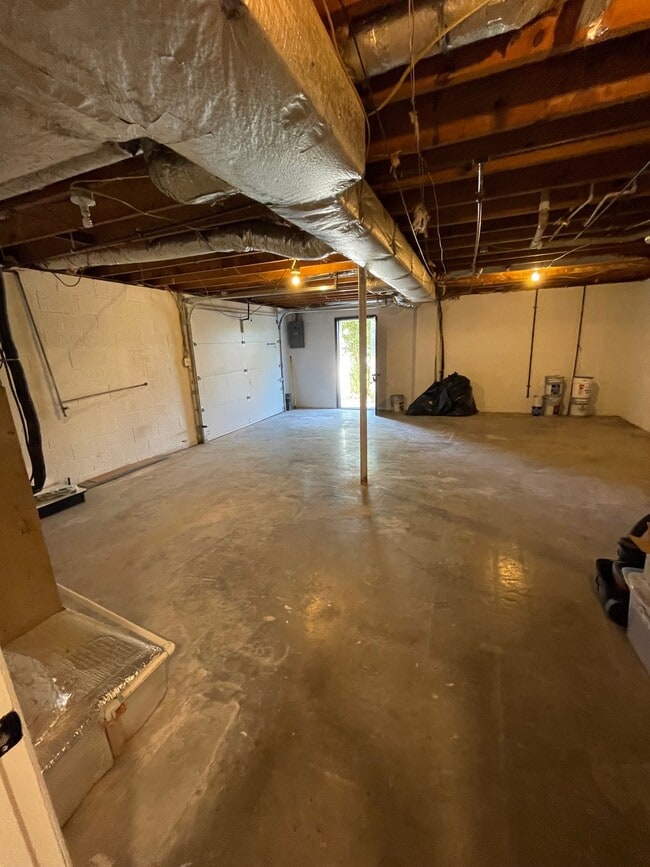 Building Photo - 6609 Northern Rd