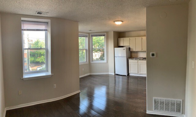 Primary Photo - 3830 Lancaster Ave