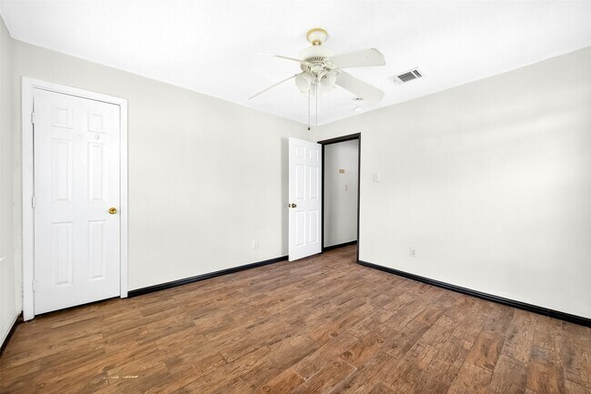 Building Photo - 423 Gammon Dr