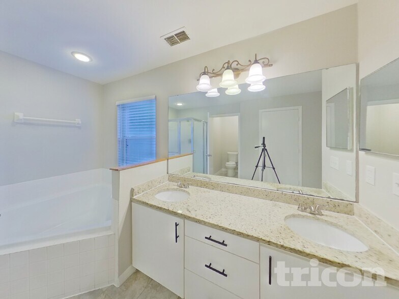 Building Photo - 528 Nevada Loop Rd