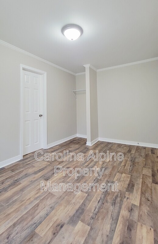 Building Photo - 505 Martin St