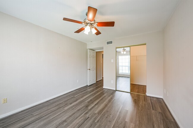 Building Photo - 3231 Allen Pkwy