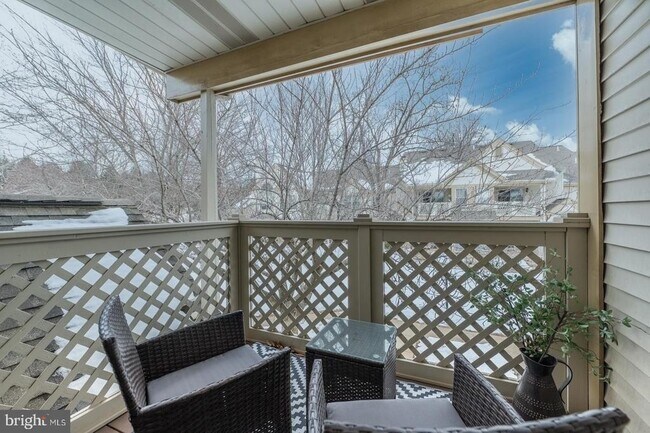 Building Photo - 1012 Foxmeadow Dr