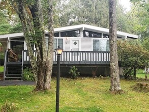 Building Photo - 10 Donenfeld Dr