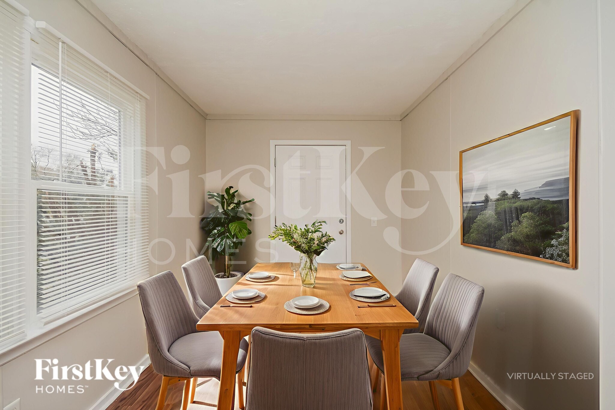 Building Photo - 639 N Martha St