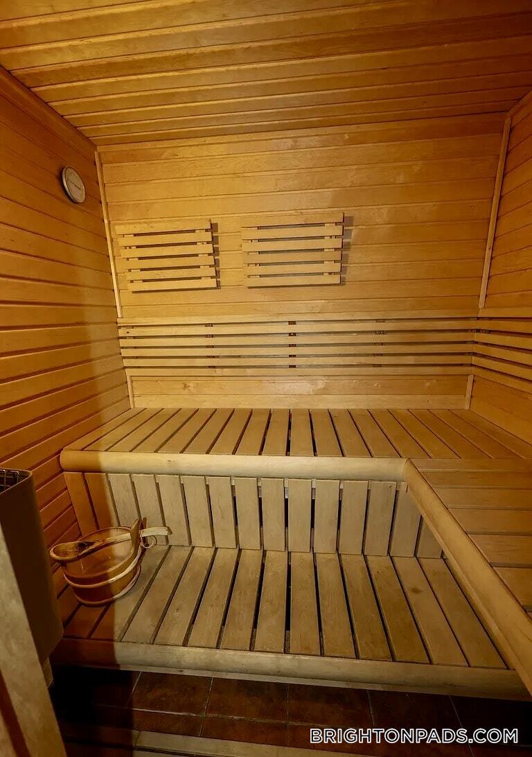 Building Photo - 55 Hobart St