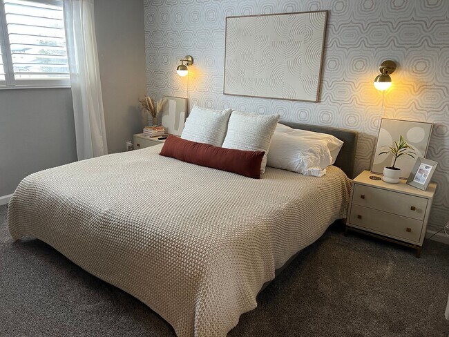 Building Photo - Stunning 5 Bedroom in the Coveted Kipling ...