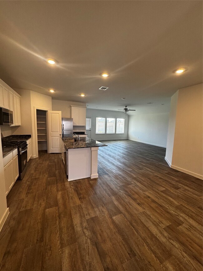 Building Photo - 6107 Jasper Hl Dr