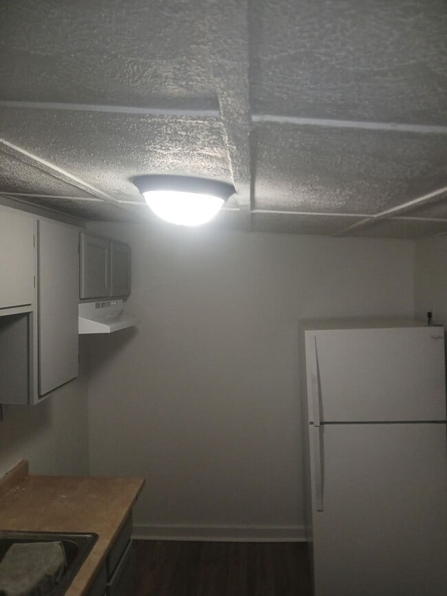 Building Photo - Welcome to 494 Allston!