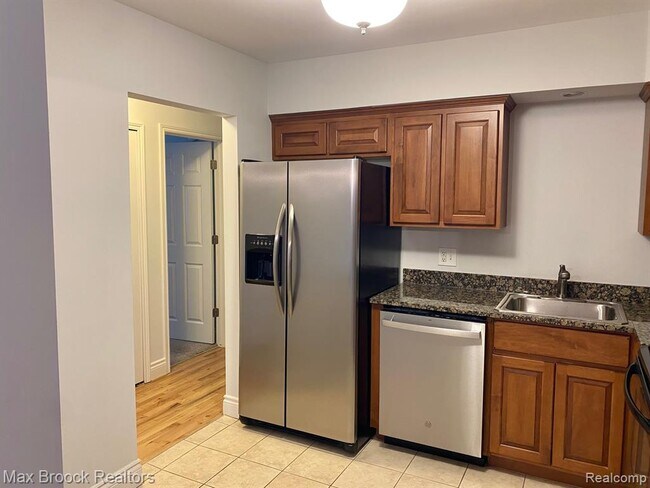 Building Photo - 1115 N Old Woodward Ave