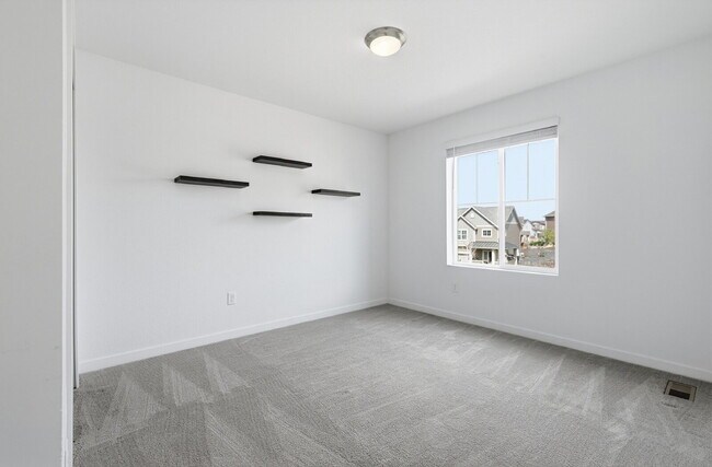 Building Photo - $2,595.95- 3 Bed, 2.5 Bath Home in Loveland with Central AC, and In Unit Laundry!
