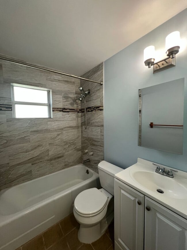 Building Photo - Fantastic Neptune Beach Rental - 1 block from the beach!