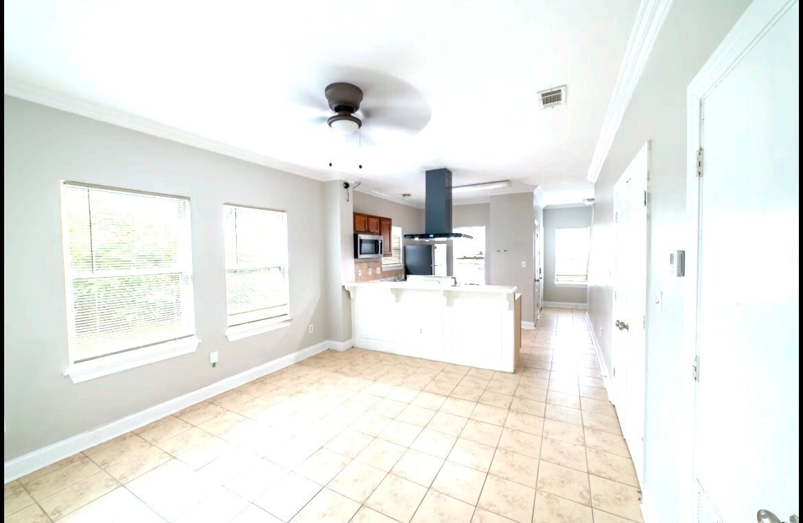 Living Room - 1526 Lake Calais Ct