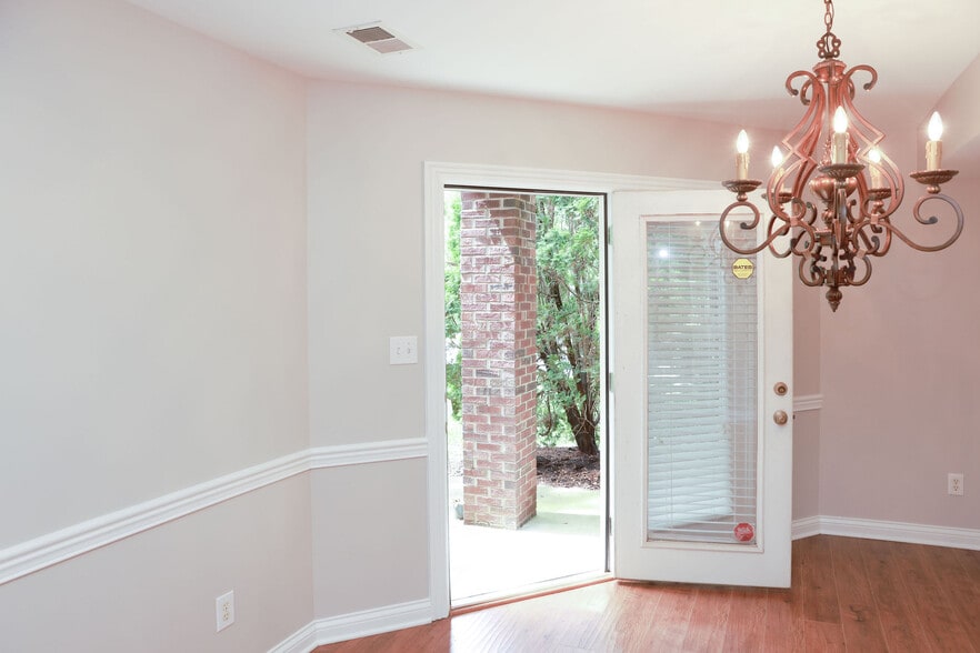 Building Photo - 3288 Snaffle Rd