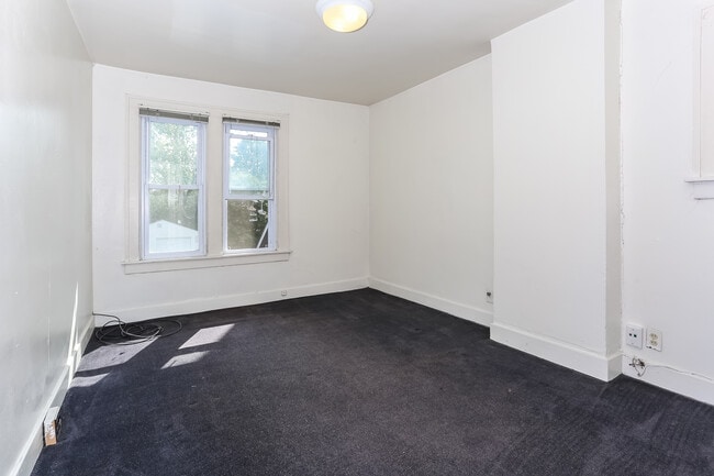 Building Photo - 510 Mack Rd