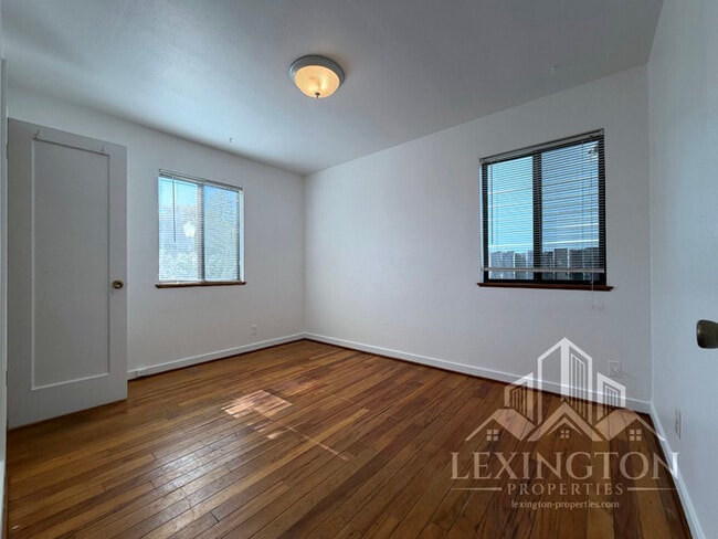 Building Photo - Beautifully Updated, Single-story, 3BD/1.5BA, Home near Tahoe Park!