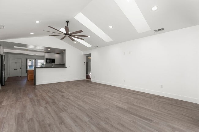 Building Photo - 7843 Quince St