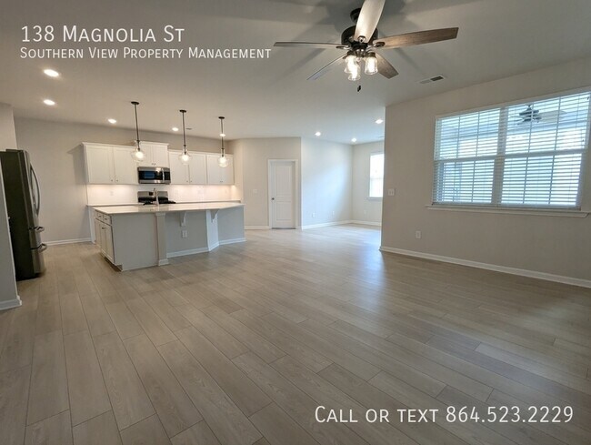 Building Photo - 138 Magnolia St