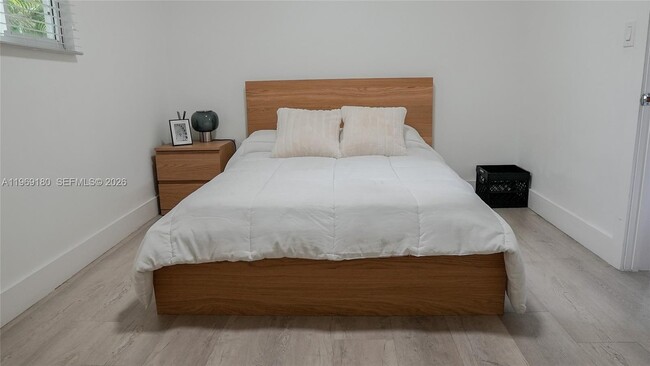 Building Photo - 3010 NW 1st Ave