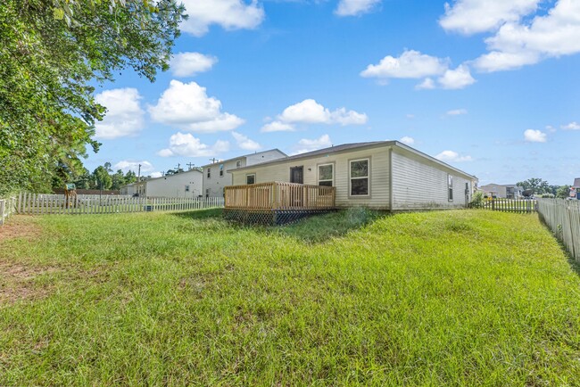 Building Photo - 184 Red Clover