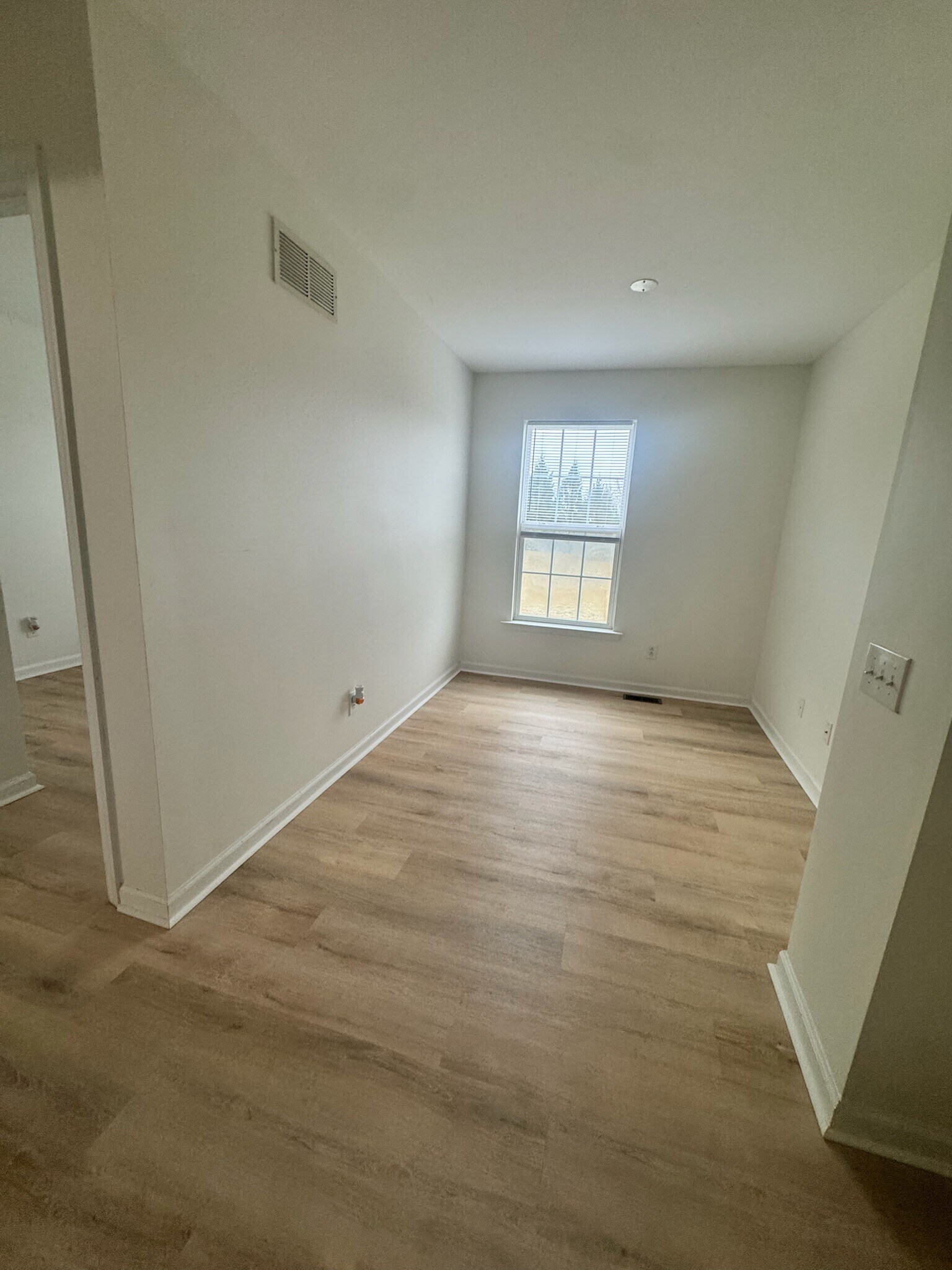 Building Photo - 1496 Artisan Ct