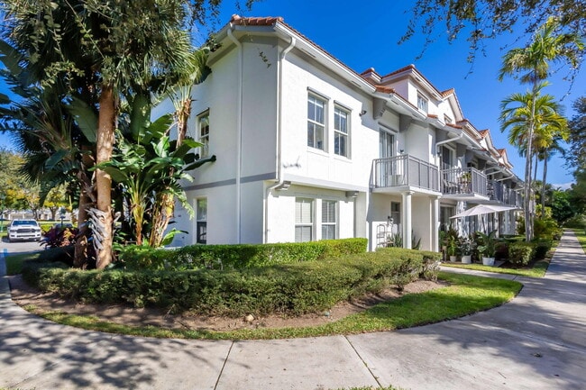 Building Photo - 2044 Alta Meadows Ln