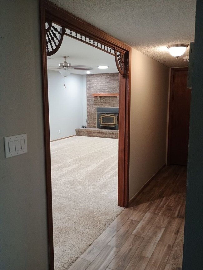 Building Photo - Country living at its BEST ! 3 bedroom 2 b...