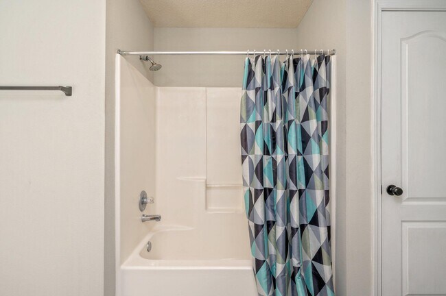 Building Photo - 654 Territory Ln