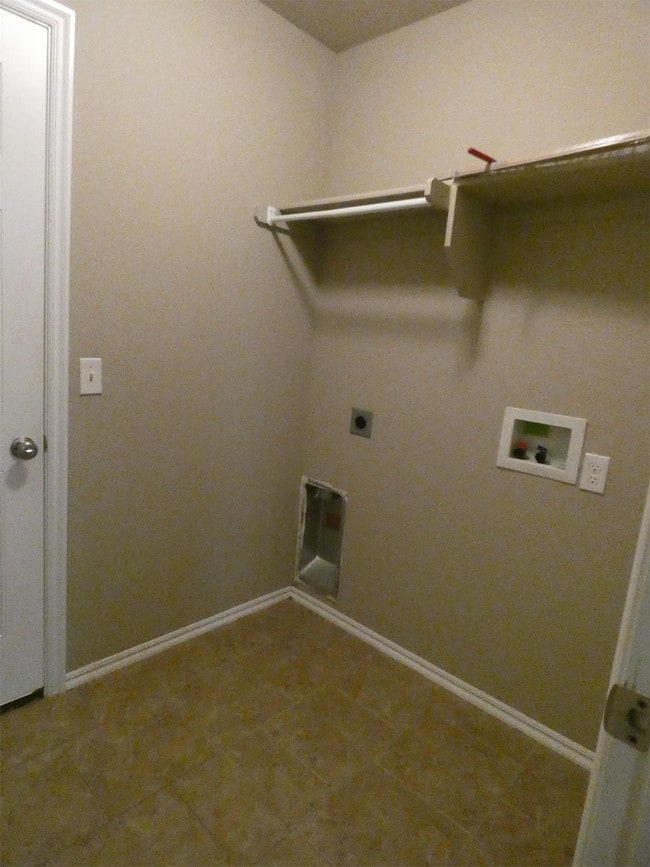 Building Photo - 5009 Hunter Blvd