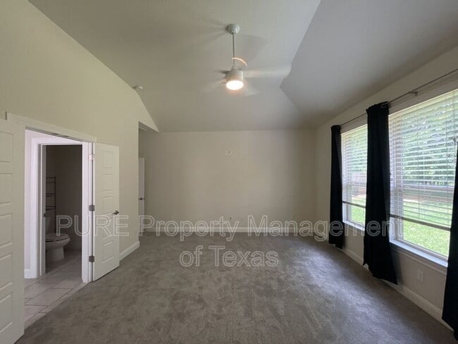 Building Photo - 716 Expedition Way