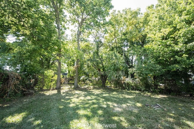 Building Photo - 445 W 29th St