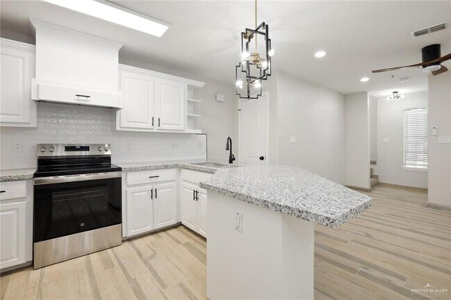 Building Photo - 18 N 49th St