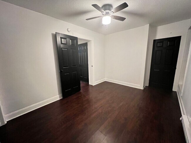 Building Photo - Newly renovated one bedroom available for ...