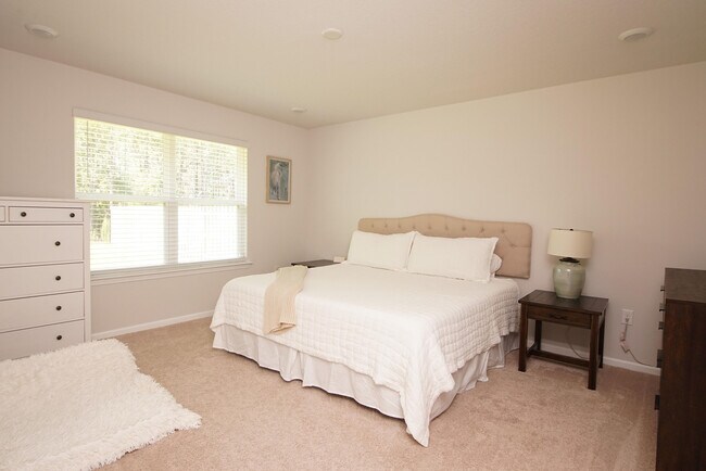 Building Photo - 334 This Way