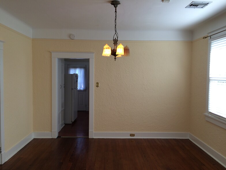 Dining Room - 847 Weiblen Pl