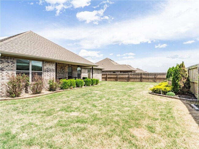 Building Photo - 130 Cisterna Dr